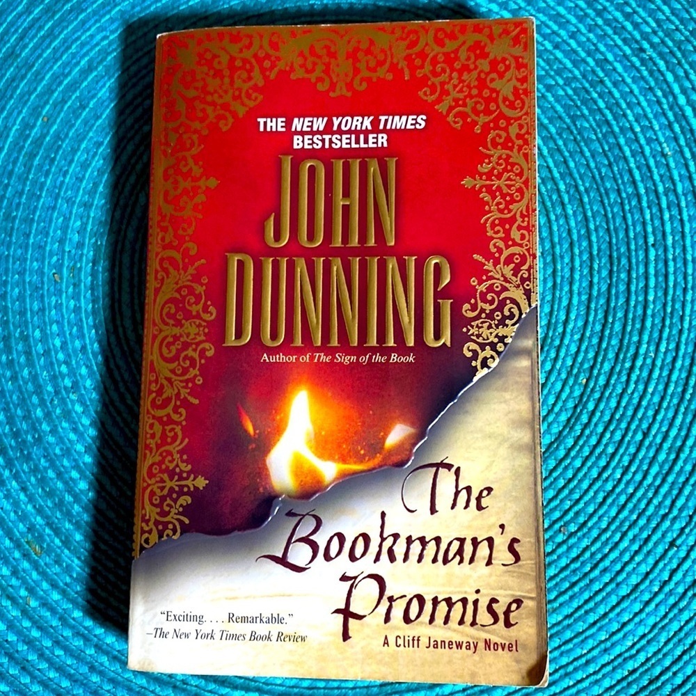 THE BOOKMAN’S PROMISE by JOHN DUNNING PB EUC
